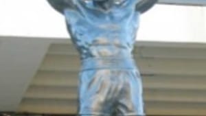 160 Rockystatue