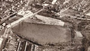 An aerial view of the asbestos manufacturing plants and waste area in the 1930s. (Image via Creative Commons/Wikimedia.)