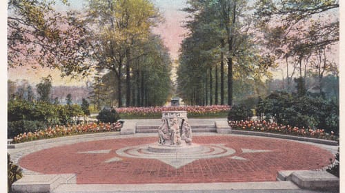 Alexander Stirling Calder's Fairmount Park sundial. (Image courtesy of Joyce Munro.)