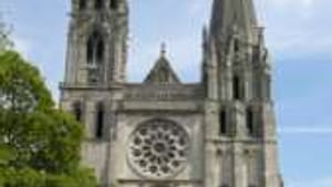 Chartres: A communal center that beckoned to pilgrims from miles away.