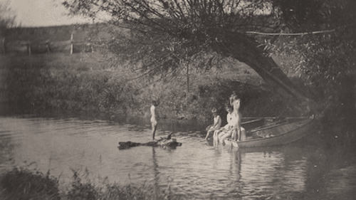 Susan Macdowell and Crowell children in rowboat at Avondale, Pennsylvania (1883). (Photo courtesy of PAFA)