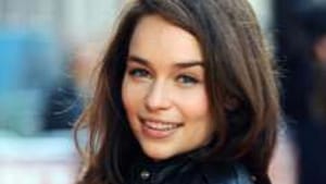 If only Emilia Clarke could act.