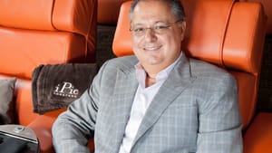 Hamid Hashemi President in I Pic Theater