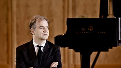 Julius Drake's performance showed why he's one of the world's most sought-after accompanists. (Photo by Marco Borggreve.)