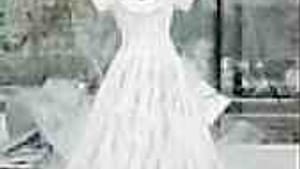 'Die Schechina' (2010): In a vertical coffin, pockets filled with glass.