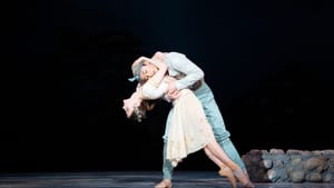 Heart-lifting innocence and sensuality: Oksana Maslova and Zecheng Liang in ‘La Bayadère.’ (Photo by Alexander Iziliaev.)