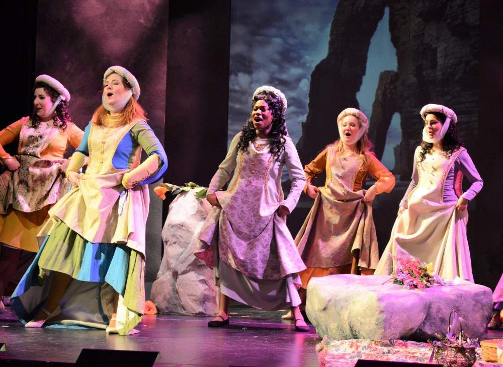 Worth the 85-year wait: The AVA’s ‘La Favorite’ ensemble. (Photo by Paul Sirochman.)