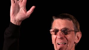 Leonard Nimoy demonstrating the Vulcan salute at a 2011 Comicon. (Photo by Gage Skidmore via Creative Commons/Wikimedia)