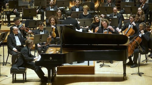 Pianist Ingolf Wunder performed the Shor with virtuosic power. (Photo by Joe Smith.)