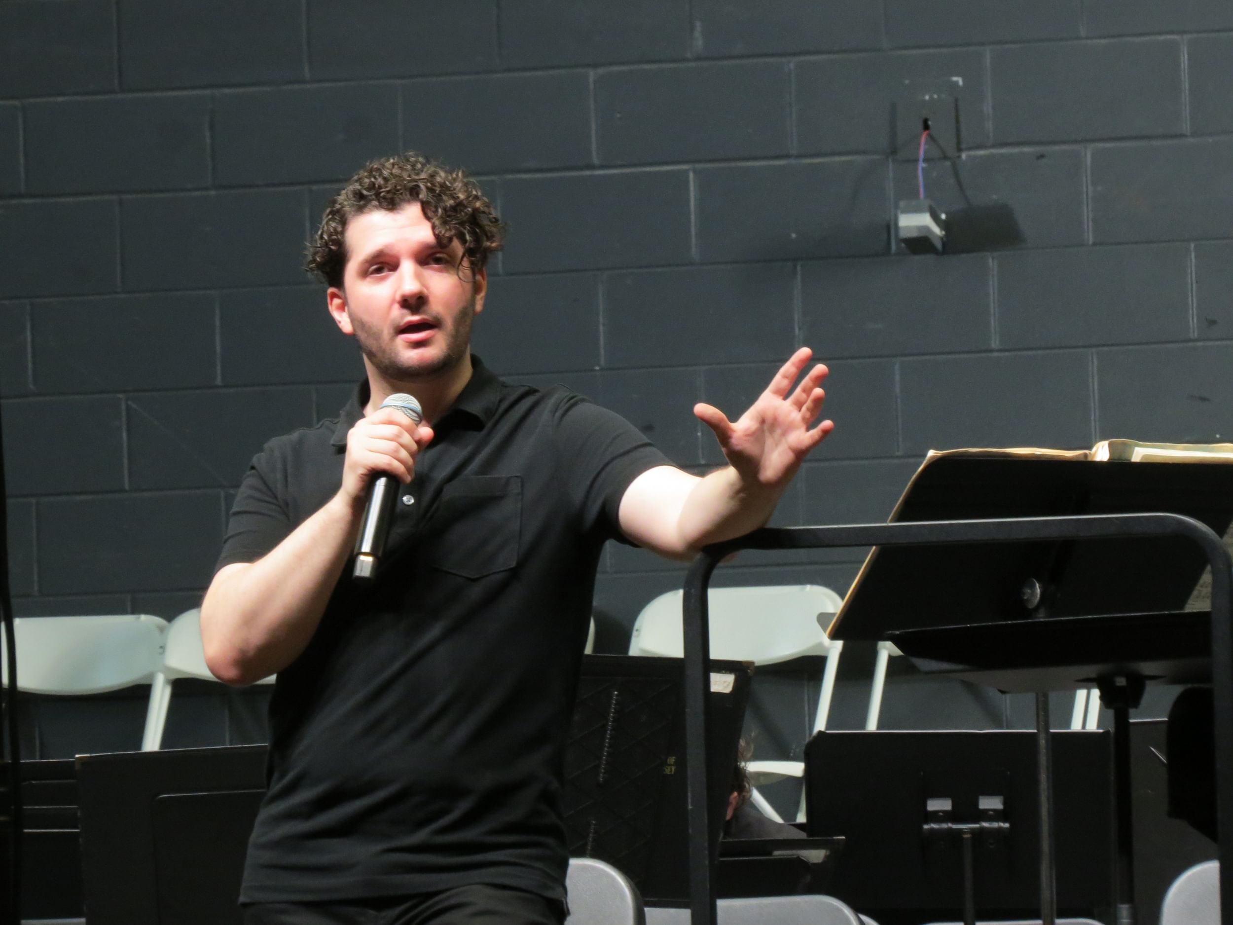 Conductor Matthew Oberstein shows intelligence, precision, and emotional connection. (Photo by Linda Holt.)