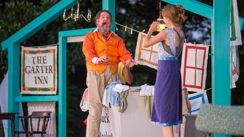 Falstaff in love: Bradley Mott and Amy Frear in ‘Merry Wives.’ (Photo by Alessandra Nicole.)