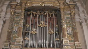 The organ at Italy's Basilica of San Domenico, dating to the mid-1600s. Image via Wikimedia Commons.
