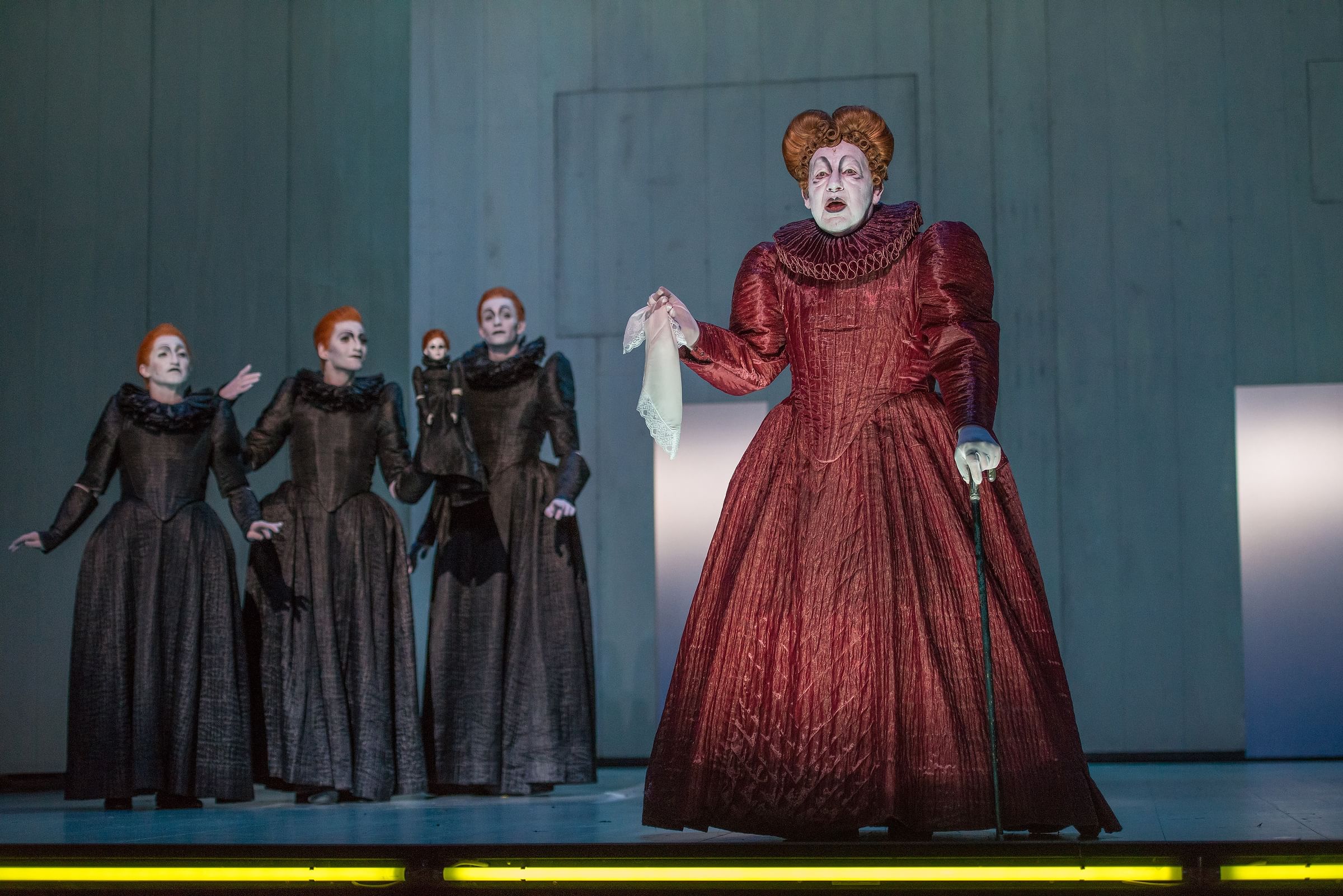 Scowling, grinning, and glowering: Elizabeth I in &quot;Shakespeare&#039;s Sonnets.&quot;