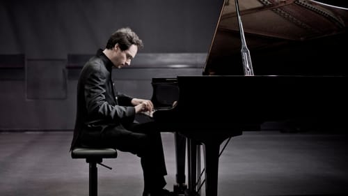 Mastery of the keys: pianist Shai Wosner. (Photo by Marco Borggrev.)