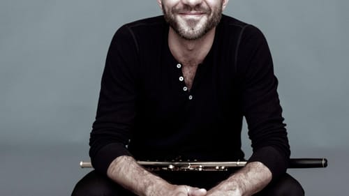 Like a silver halo of sound: Joshua Smith’s flute joined the Omni Quartet. (Photo by Frank Lanza.)