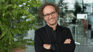 Composer Tod Machover's 'Philadelphia Voices' brings the voices of young people into the classical repertory. (Photo by Priska Ketterer.)