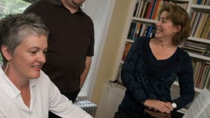 Laura Ward with singers Randall Scarlata and Suzanne DuPlantis. (Photo by Lisa Schaffer.)