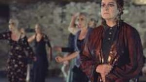 Kokkinou as Hecuba: Awaiting enslavement, or worse.