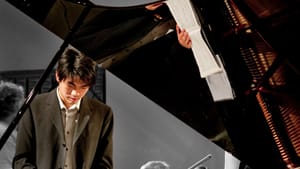 Sean Chen: Playing with good humor. (photo by schafphoto via seanchenpiano.com)